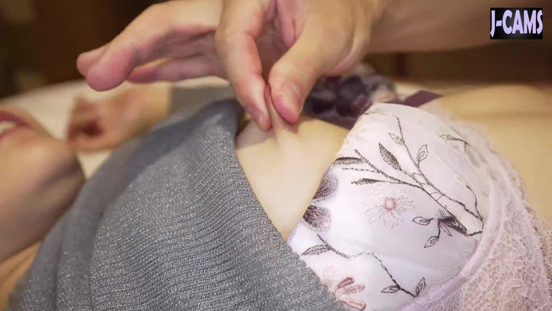 J-Cams: Pod každým pohledem se nová dívka třese tabuizovaným vzrušením - 3