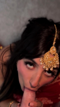 Pakistani Bhabi Aaliyah Yasin Lets a White Cock Cum in Her Mouth