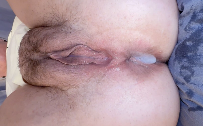 Bunny Hustler: 毛深いマンコ熟女アナル中出し