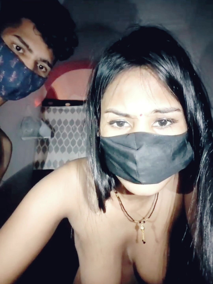 Amit yadav: 火辣女友和男友做爱，丈夫不在