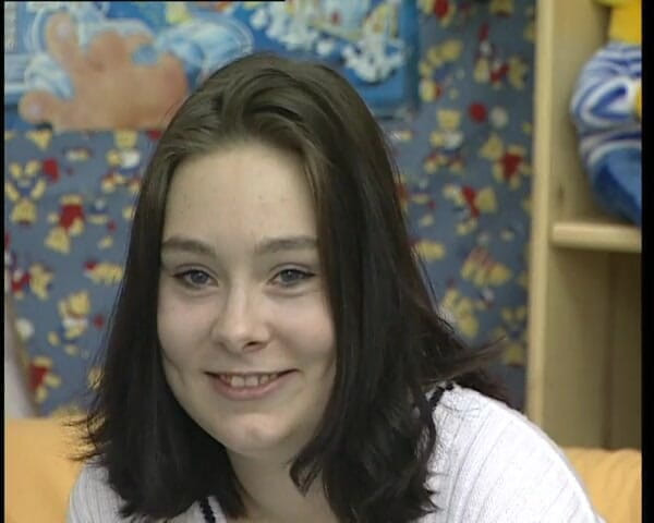 YOUR FIRST PORN: Eva se masturba com um sorriso no rosto