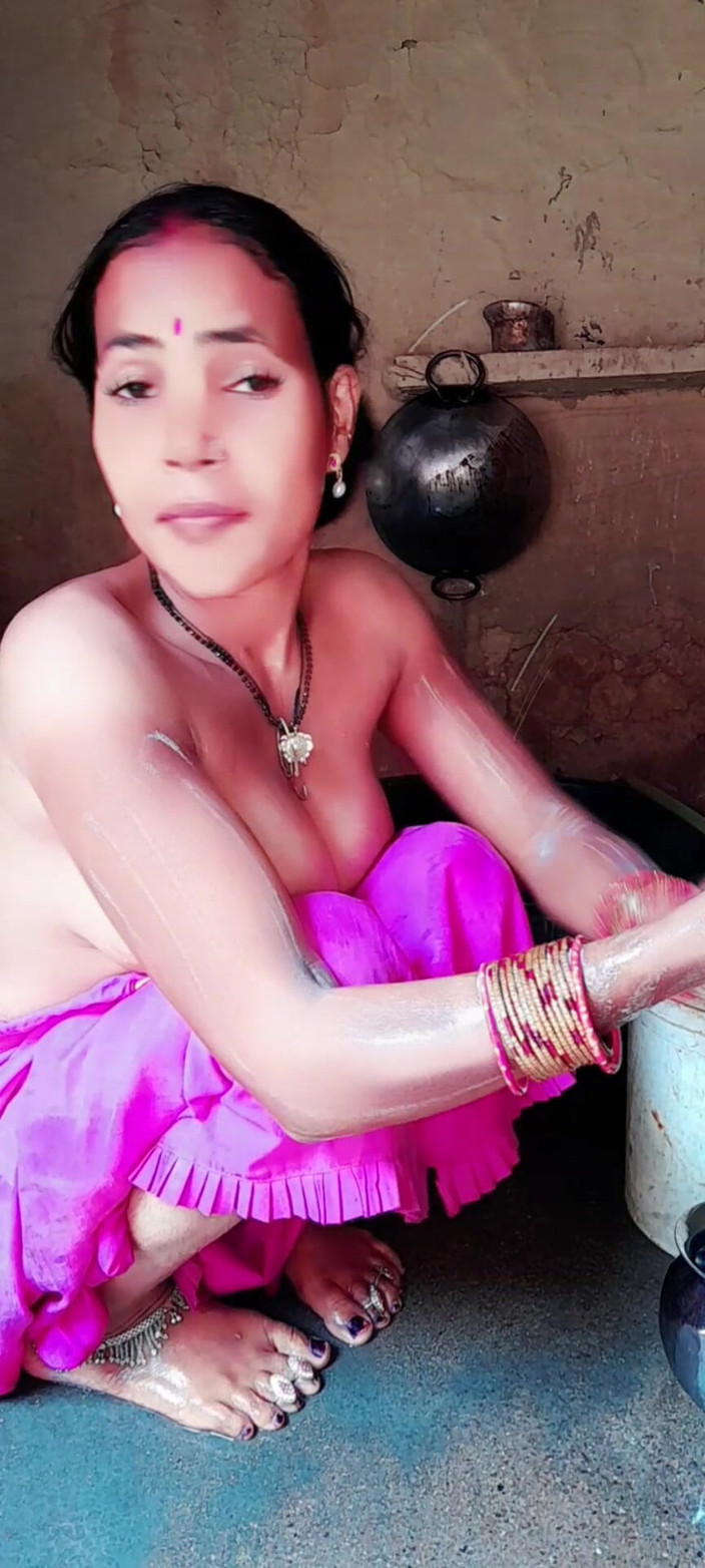 Renudbf: Estou tomando banho sozinha. Venha tomar banho comigo