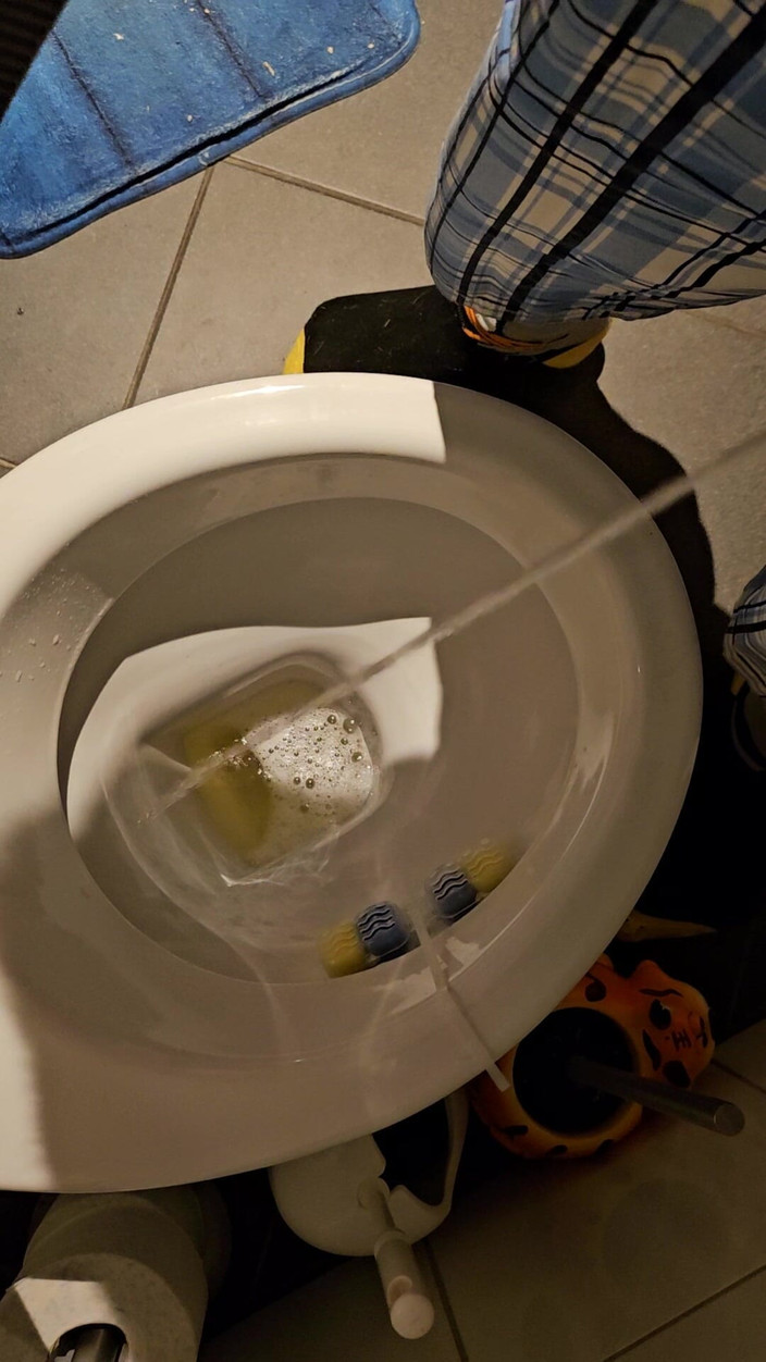 Percy19810: Saya perlu kencing dengan segera.