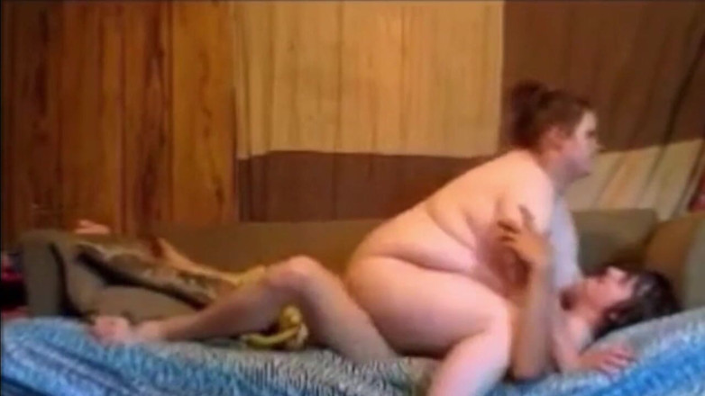 Fat House Wife: SSBBWはスキニーディックハードコックに乗って彼女の脂肪の猫に兼を作る