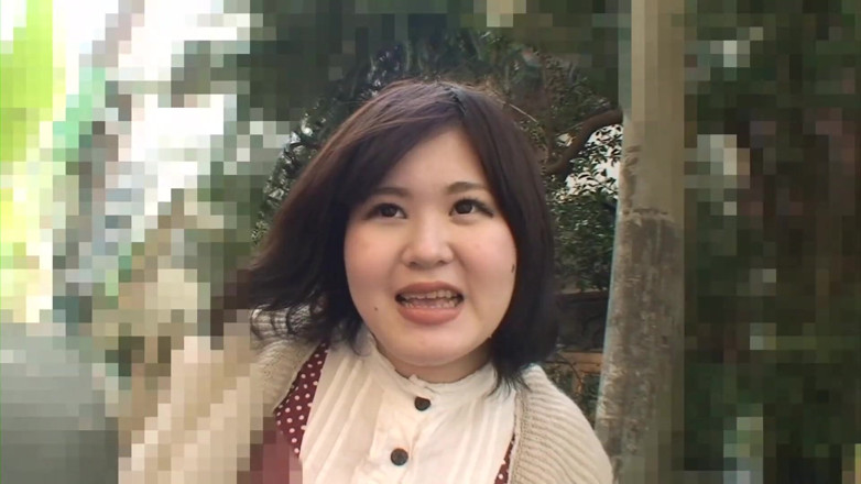 Japan Lust: Cute Japanese MILF accepts creampie in shaved pussy