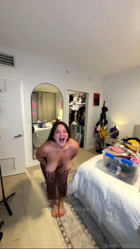 ลองสตรีมสดแบบไร้เดียงสากลายเป็นความสนุกเงี่ยนกับ Dani Valentina