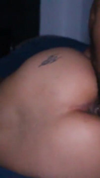 Stiefmutter und stiefsohn teilen sich ein hotelzimmer und werden geil, selbstgedrehter porno