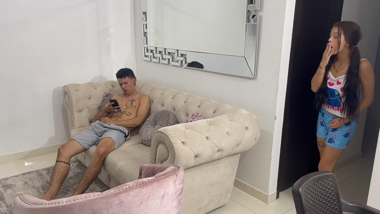 Kyleipalvin: Adik tiriku yang pemalu mergokin aku lagi asik masturbasi dan...