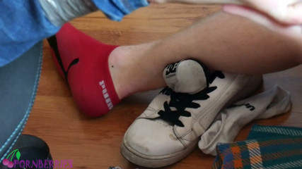 Ethan Alex: Obligatory feetjob from tapped skater twink