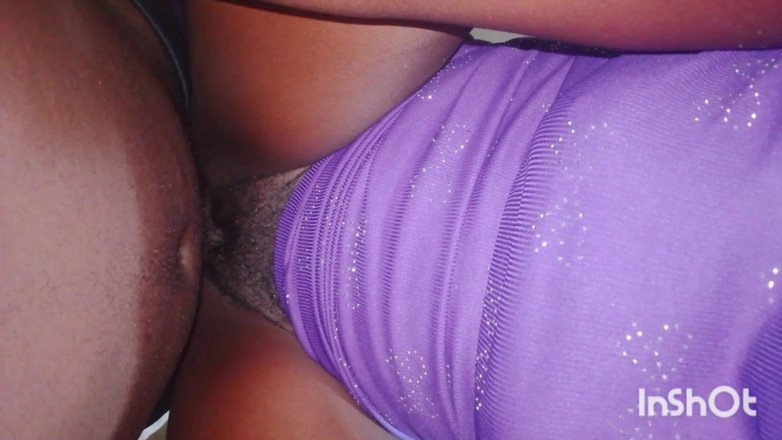 Pornsexlive: Conjugal, a garota inquieta do interior chupa esse pau preto...