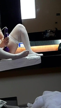 Tinder randevum fışkırtıyor ve porno izliyor