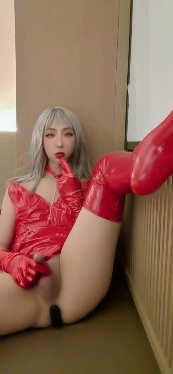 CD_XiXiouo: Cea mai sexy transsexuală chineză care se masturbează, i-ai suge...