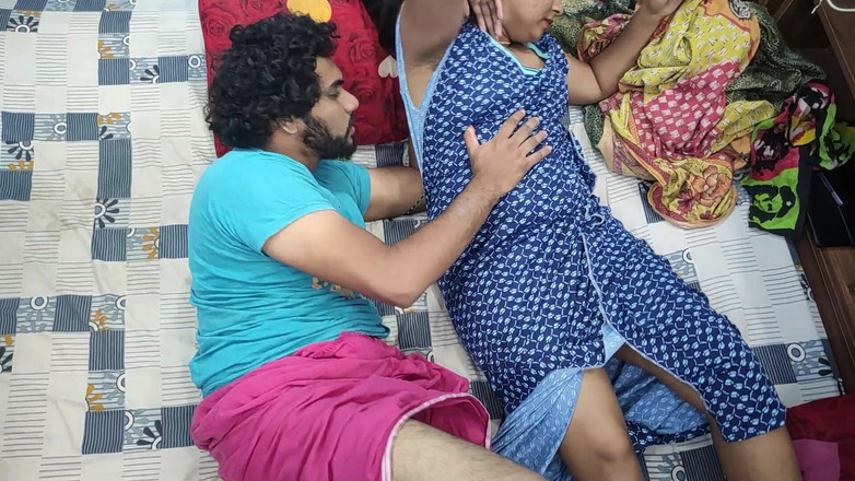 Vaishnavysharunraj: Nighty Ass Romance with Boobs Kiss