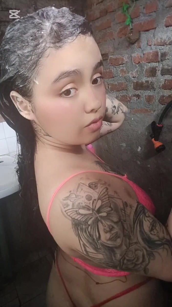 Dalyla: Очень горячая ванна с латиной