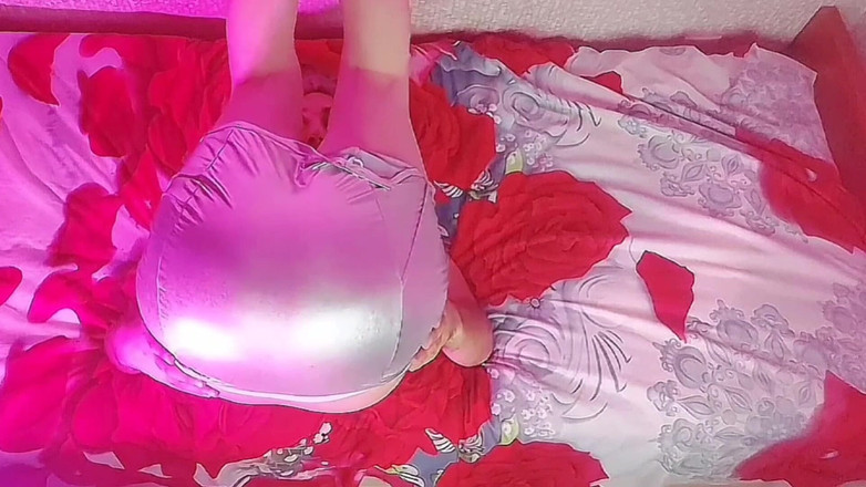 Kitty_Cross: 大きなお尻セクシーなパンツ弱虫女装者白いふしだらな女の男の子ゲイケメンMTF LGBTQフェムボーイニューハーフ