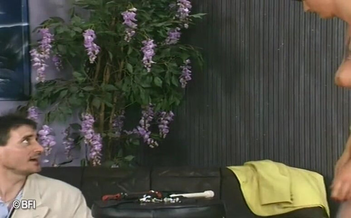 House of lords and mistresses in the spanking zone: Suami nakal mendominasi isteri dan kawannya