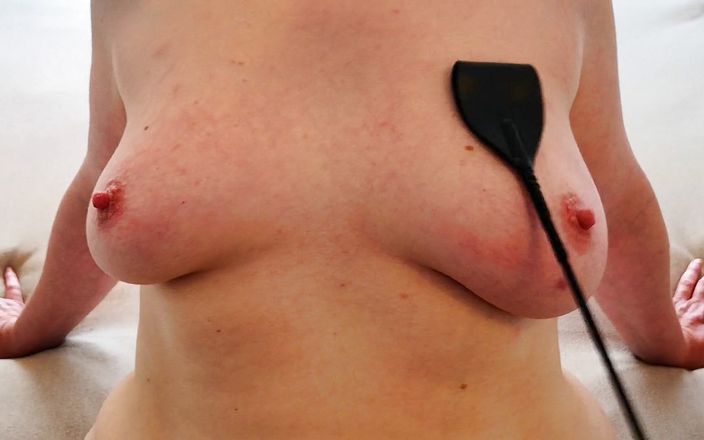 Jana Owens - Extreme BDSM: Fouette-moi les seins avec un fouet d&amp;#039;étalon