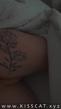 Nevlastní máma se snaží ticha, zatímco šuká ve společné posteli poté, co ji nevlastní syn udělal nahou v Undress.app