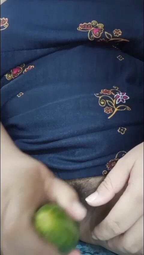 YummehBabes1: Amcığımla oynuyorum