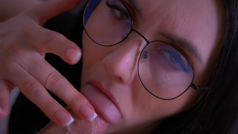 Alexa and Alex Moore: Female Does Slippery Sucking Dick