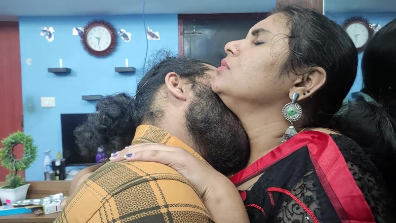 Vaigavarun45: Mallu Casal fode quente em saree, remoção de saree e...