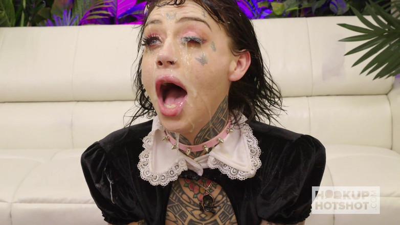 Hookup Hotshot: Inked runway schlampe cc puppe bekommt eine harte analverpackung!