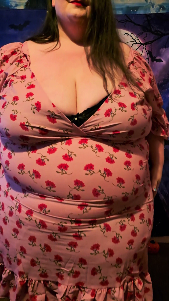 SSBBWLadyBrads: Awek montel super saiz dengan pakaian ketat dan bengkung Haul...