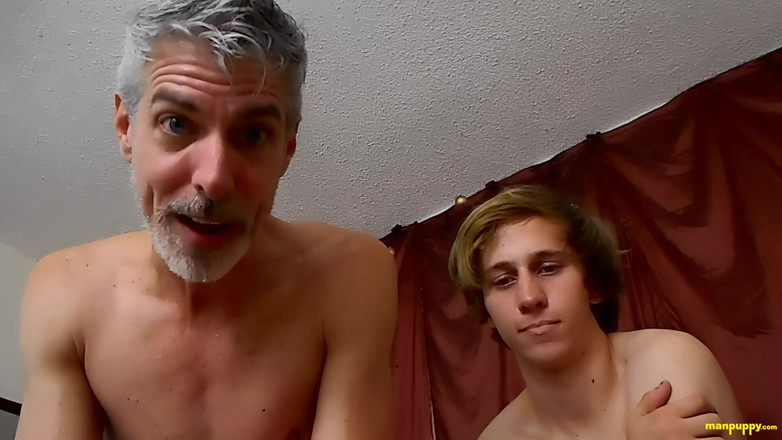 Man Puppy: Cowok mesum ini sama pacarnya yang super semok