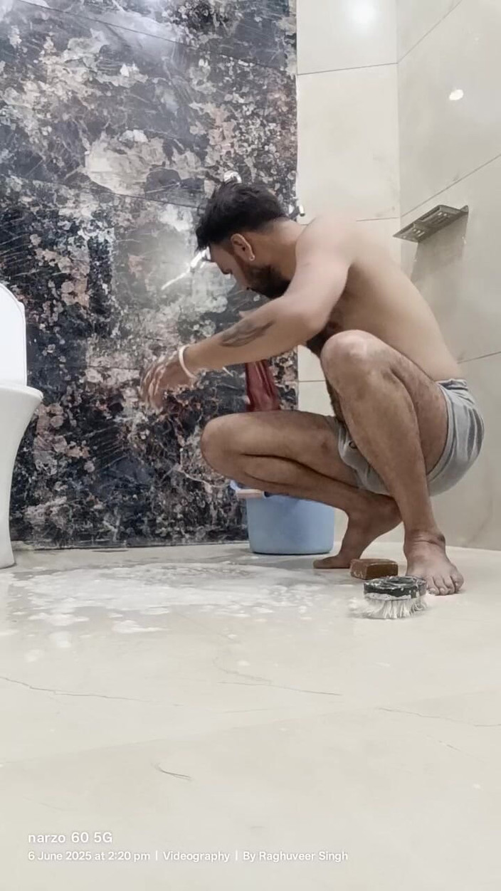 Rajasthani-old-lover: Indischer stiefvater stiefvater genießt dusche