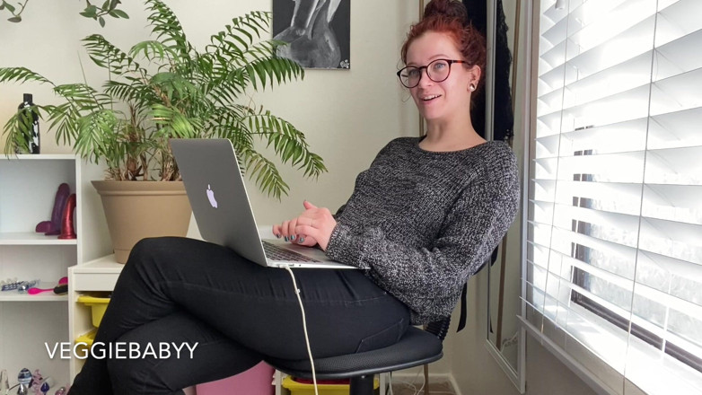 Veggiebabyy: Šéf potřebuje novou rozhovor s hračkou JOI