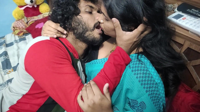 Vaigavarun45: Hot Wife Hard Fuck in Bedroom Saree