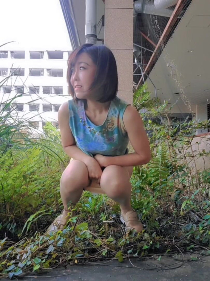 Mayumi Kanzaki: Phơi nhiễm ngoài trời và đi tiểu