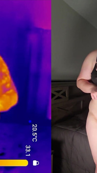 第一次被锁在贞带里！完整收藏加上屁股手指深，然后塞进2个巨大的屁股塞