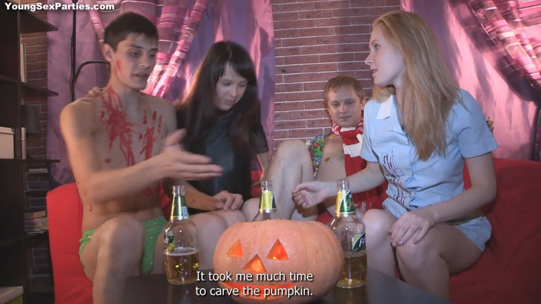 Young Sex Parties: Fiesta de sexo casero de Halloween