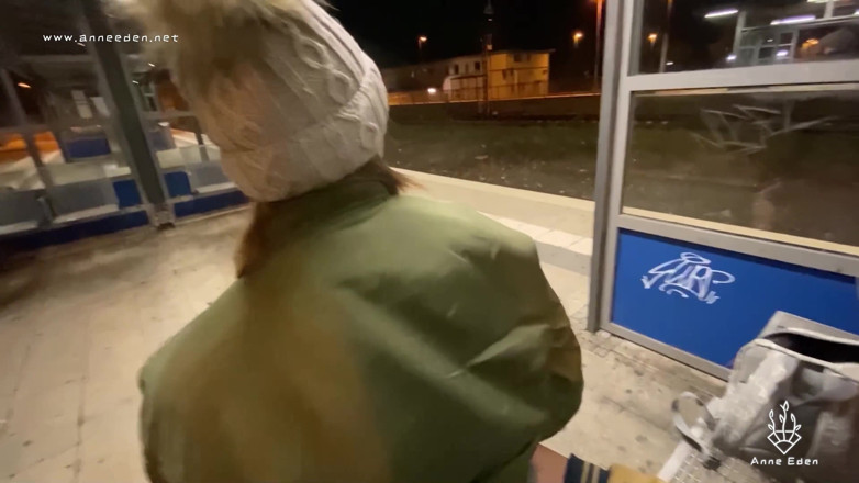 Anne Eden: Brazen treinstation vluggertje!!