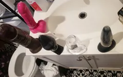 Cô gái chuyển giới Azucena lần đầu tiên đạt cực khoái qua đường lỗ hậu với đồ chơi 10 inch và xuất tinh qua đường hậu môn