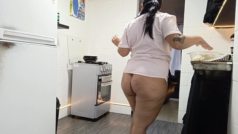 SugarPose: Stephanie muestra sus tetas y culo