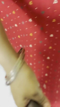 Bonita Mami me seduziu enquanto cozinhava na cozinha - sexo quente