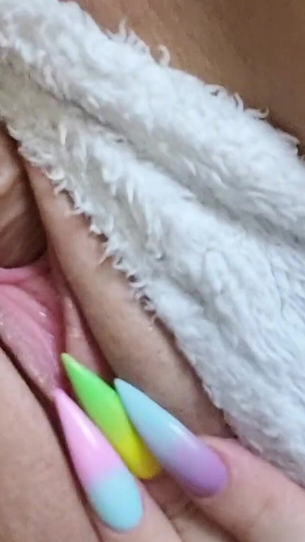Jinyxx3: Colorful Slut Sucks &amp; Fucks Her Toy to Orgasm