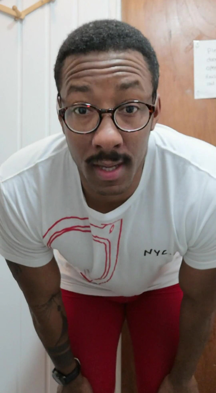 Amadeus: Gym sudah selesai sekarang waktunya mandi aku adalah duta besar