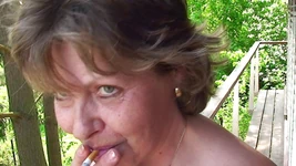 Tante donnamarie menggoda suaminya di depan kamera