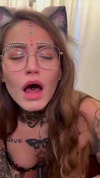 Mari Galore mette nel box una fottuta macchina del sesso con il suo ragazzo