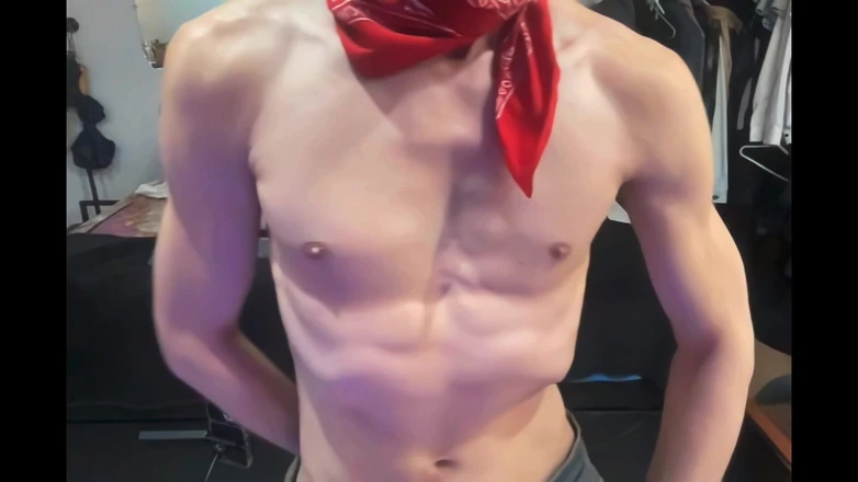 GoodTwinkGoneBad: Блондинка-твинк дрочит член с большой елдой