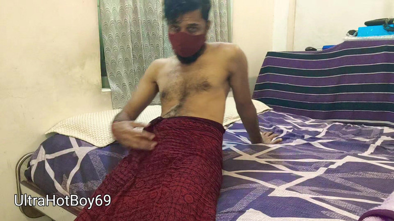 UltraHotBoy69: 私の熱いルンギと私のお尻