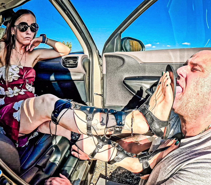 Mistressyammyboots: Поклонение в моих сандалиях гладиатор