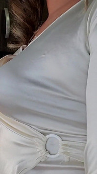 백인 새틴 탑