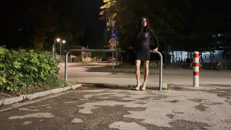Loreleyadd: 투명한 드레스를 입고 그 안에 빠져 죽을 때까지