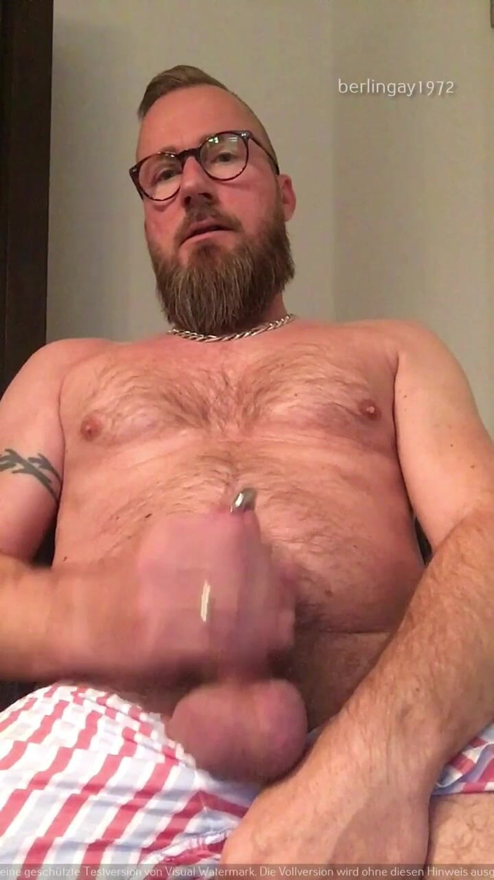 berlingay1972: Sperma Laddning Och Stönar Medan Ryck Av Min Håriga Pa...