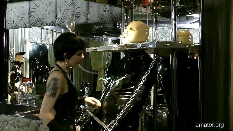 Lezdom Entertainment: Cowok alim ini mesti nonton istrinya sama cewek ini bagian 1