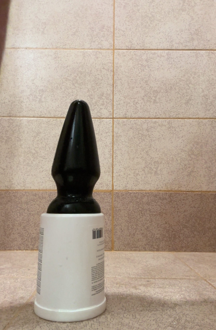 Weird-bisex: Plug anale enorme scopando un salivoso gape con piercing 10mm cazzo...